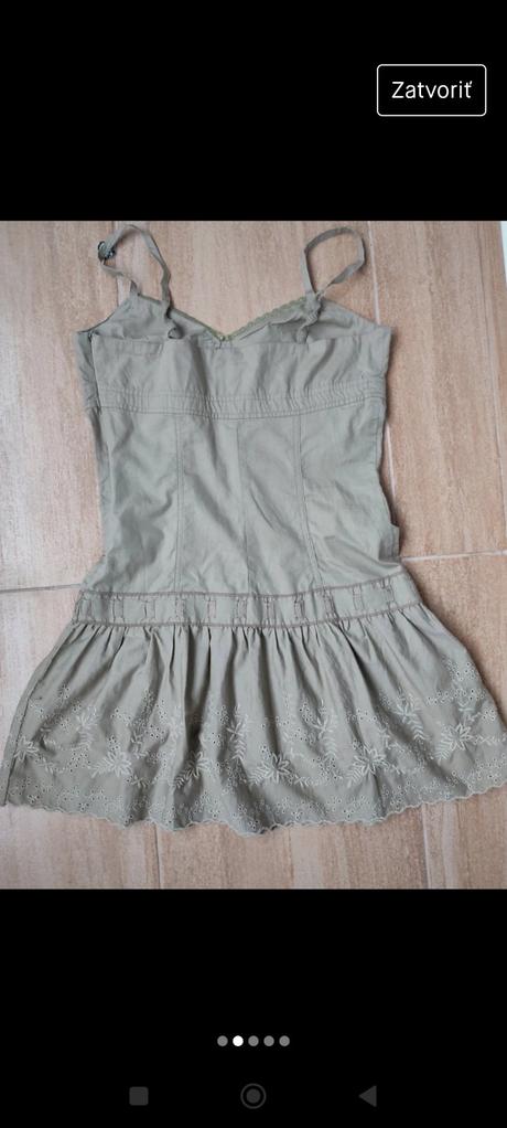 Šaty vyšívané, m