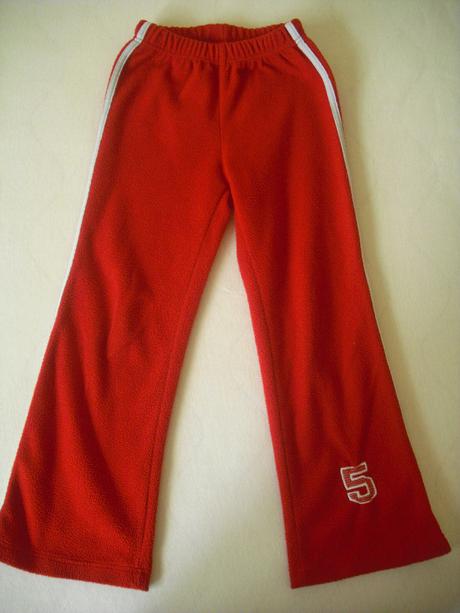  flisové tepláky, 110