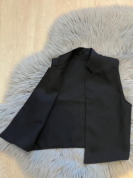 Chlapčenská elegantná vesta čierna, 134