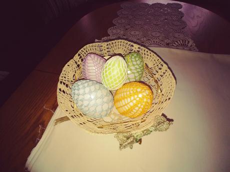 Hackovany košík decka vajíčka., 