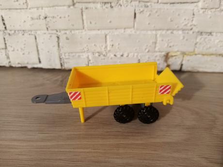 Set kovové i športové autíčka s doplnkami,