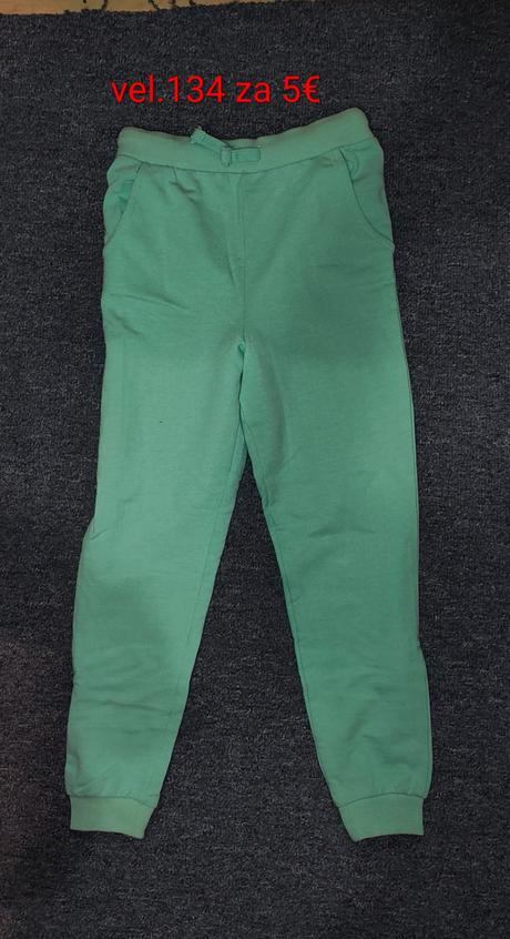 Nové tepláky veľ.134, sinsay,134