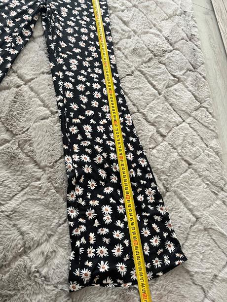 Nohavice s vyšším pásom, s