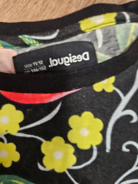 Tricko, desigual,152