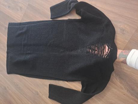 Zaujimavy pulover, s