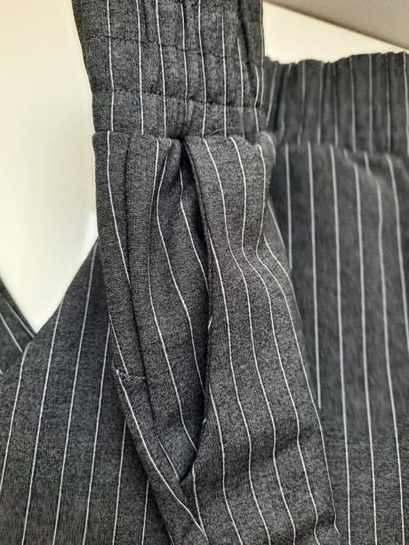 Športovo-elegantný kostým, s