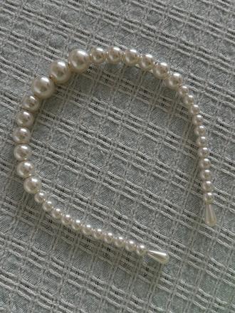 Perlová čelenka, 