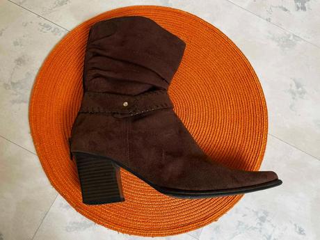 Kotníkové semišové čižmy, 39