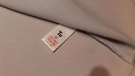 Predám elegantnú blúzku s volánom veľ.xl-xxl, xl