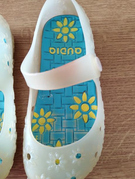 Topánočky do vody, 25