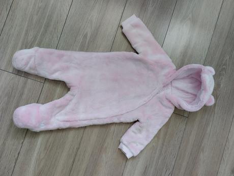 Dievčenský overal, 62