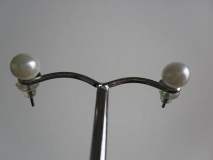 Náušnice perly, 