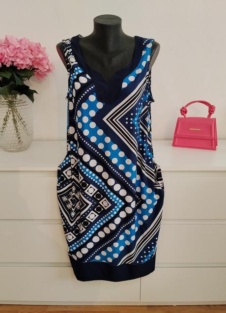 Marila elegantné modré šaty s geometrickým vzorom, xl