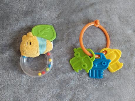 Hrkálka včielka a hryzátko dopravné stroje,