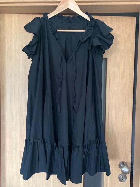 Popelinove saty s volanmi, 