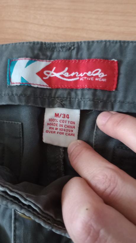 Darujem nohavice, kenvelo,s