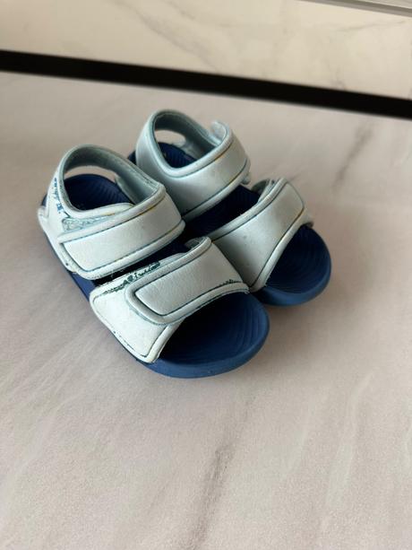Sandálky k vode, reserved,23