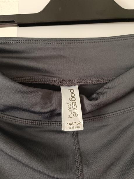 Športové legíny, takko,152