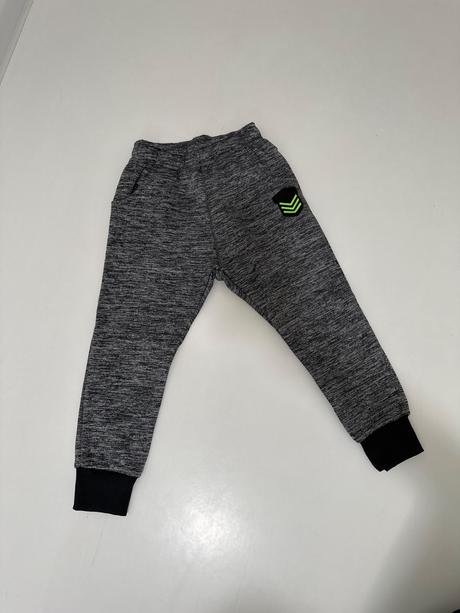 Teplejšia tepláková súprava, 104