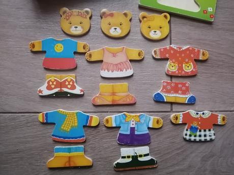 Drevené hračky puzzle maco, obliekanie, šaty, 