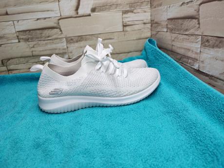 Skechers 37 - dámske biele našuchovacie tenisky, skechers,37