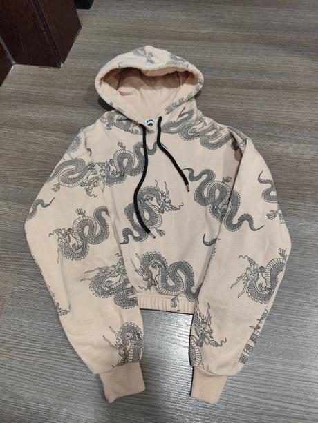 Crop-topová mikina s drakmi veľ. xs, xs