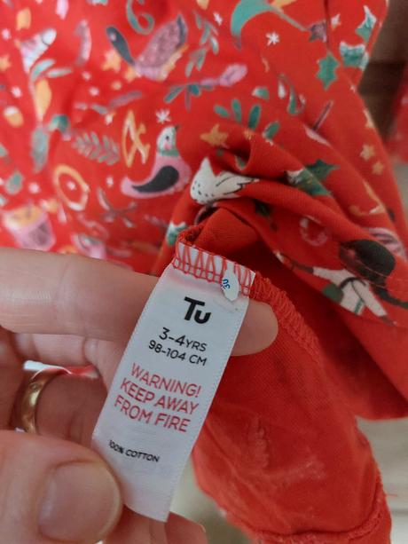 Vianocne saty, tu,104