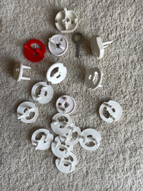 Poistky do elektrických zastrciek, 