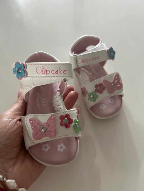 Sandalky cupcake, 19