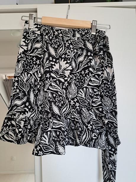 Sukňa, sinsay,32