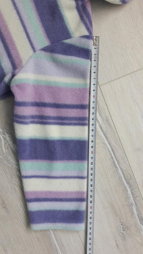 Fialová mikina, 104