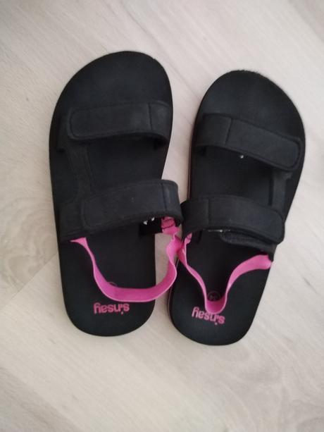 Penové sandále 34 a 35, mám dva páry, sinsay,34