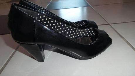 Čierne lodičky, 37