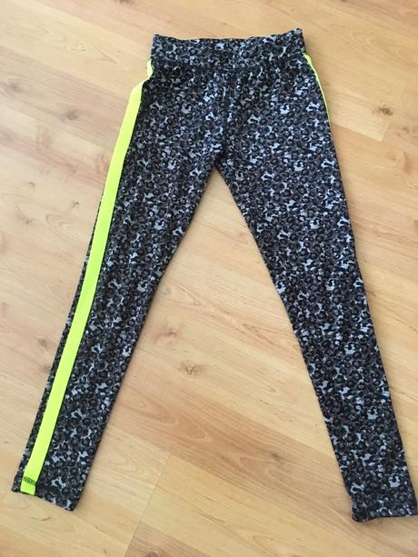 Športové legínky, 134