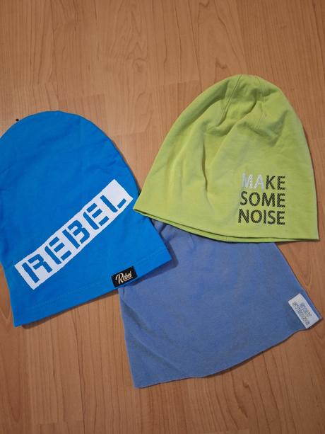 Lahka, tenka ciapka, rebel,52