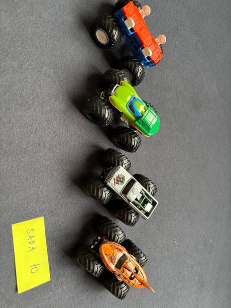 Hotwheels monstertruck mix,
