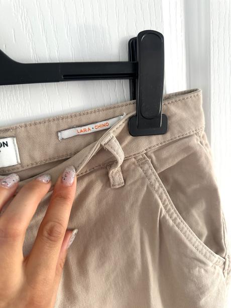 Nohavice chino, l
