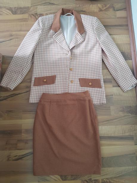 Dámsky kostým, s