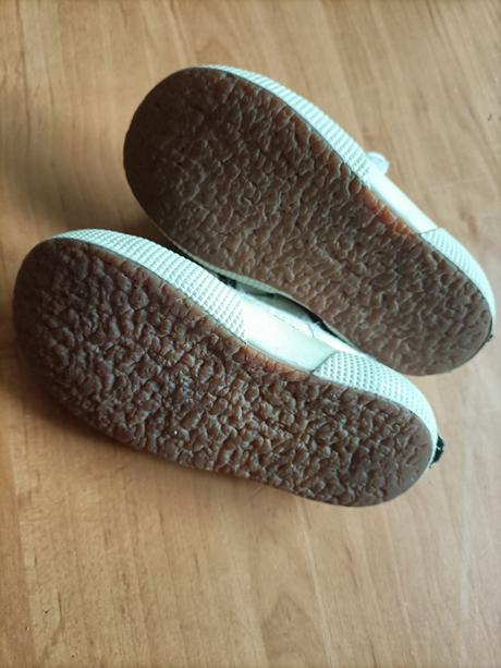 Platený superga, 24