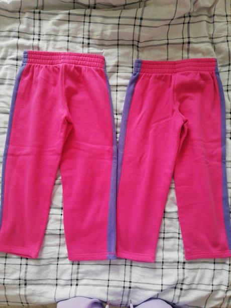 Tepláky converse 104-110 cena spolu, 104