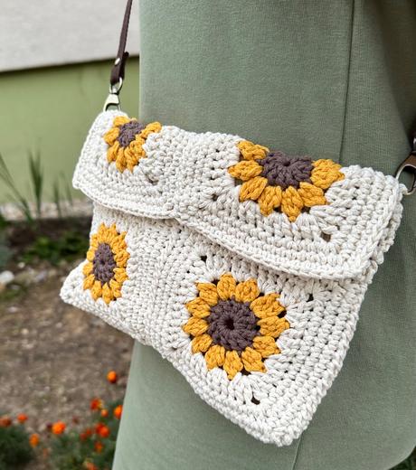 Hackovana kabelka crossbody, 