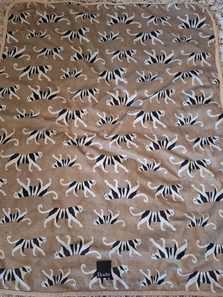 Zamatova deka elodie, 