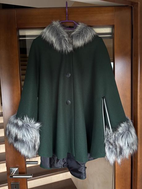 Kabátik/pončo s kožušinou, 