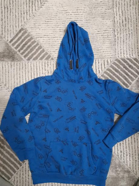 Mam na predaj mikinu, 146