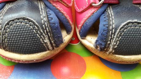 Sandalky, bubble gummers,22