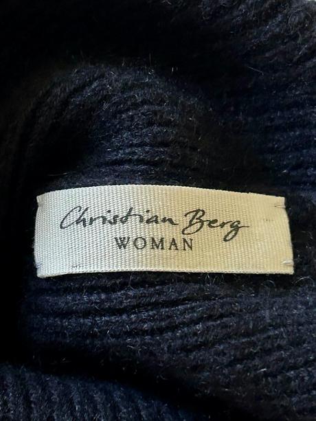 Dvojfarebná kašmírová čiapka zn.christian berg,