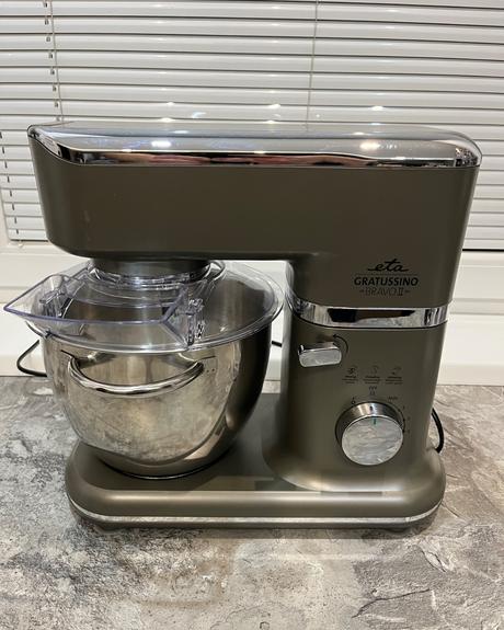 Kuchynský robot eta gratussino bravo ii 0023 90070, eta