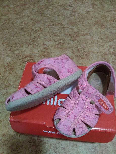 Papučky, tenisky, elefanten,21