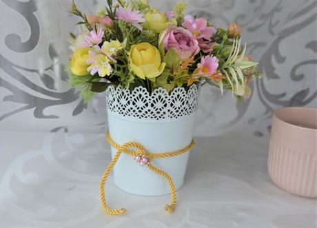 Jemnučký farebný jarný aranžmán, 