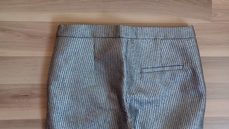Zaujímavé strieborné nohavice s vreckami, h&m,38